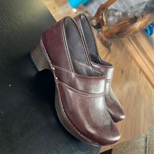 Brown size 40 brand new dansko shoes
